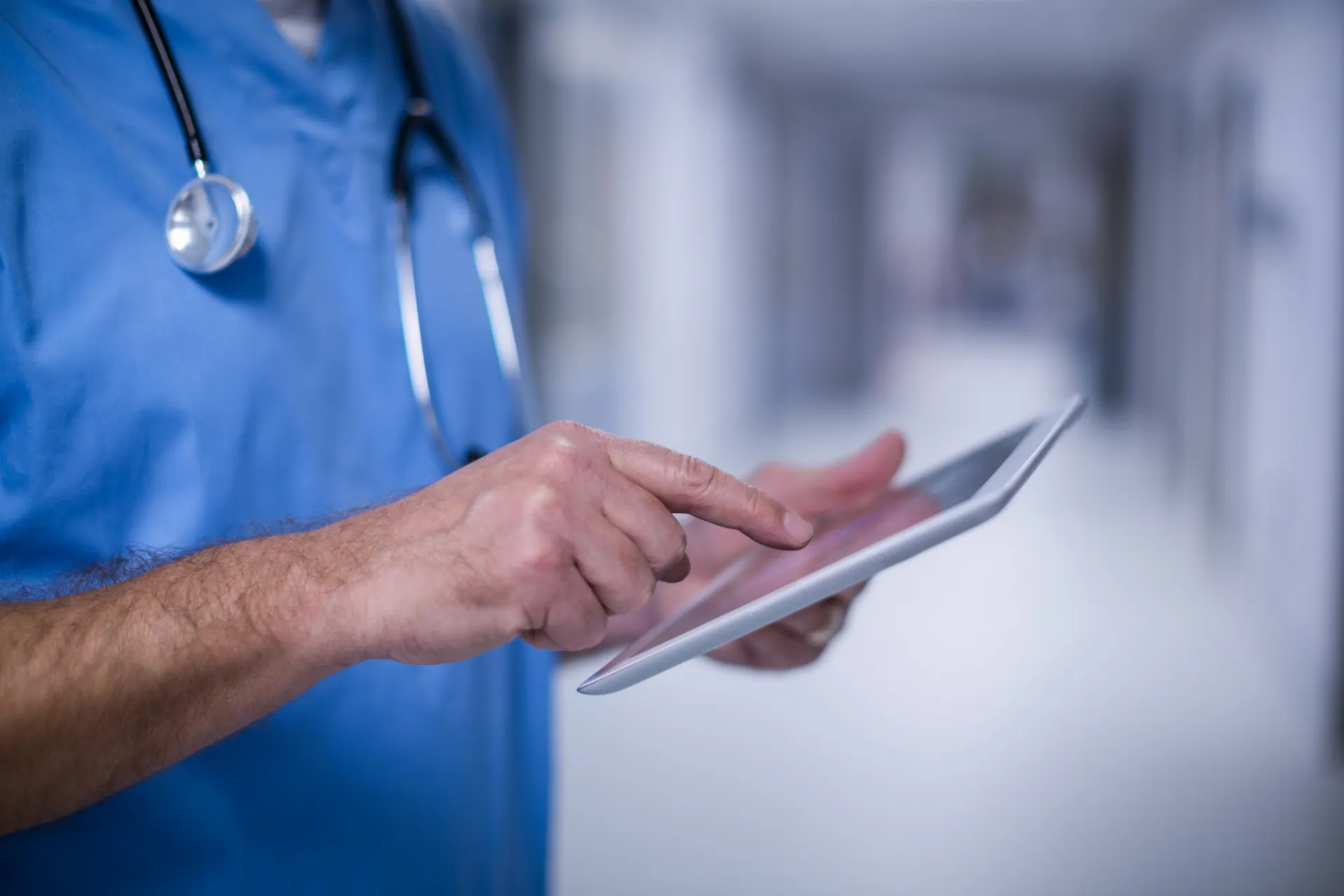 Infraestrutura para Sistemas Hospitalares-Veja como avaliar disponibilidade, segurança, performance, backup e continuidade em Saúde